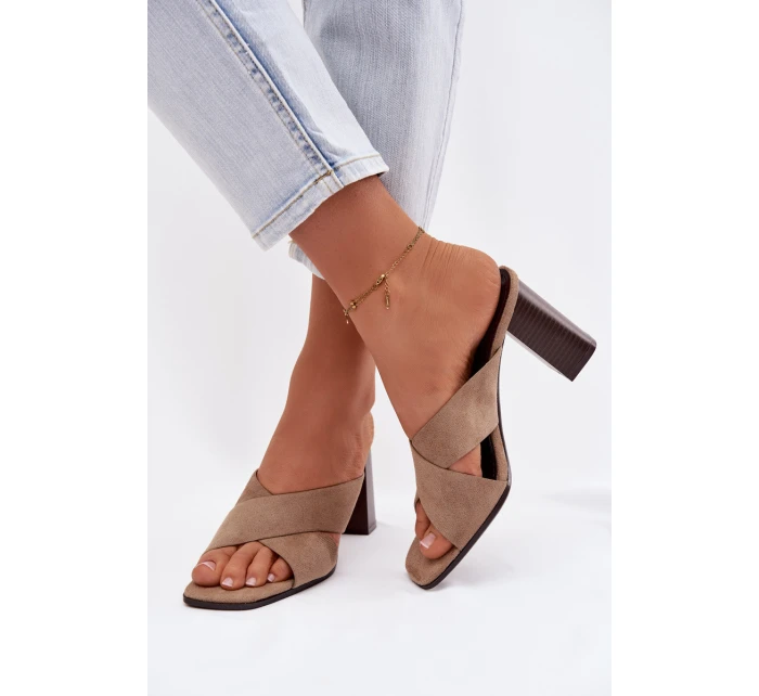 Dámské sandály na podpatku tmavě béžové model 21951355 - Boto
