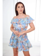 Kvetinové šaty s odhalenými ramenami v modrej farbe