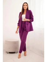 Elegantný set saka a nohavíc tmavo fialovej farby Elegantný set saka a nohavíc tmavo fialovej farby