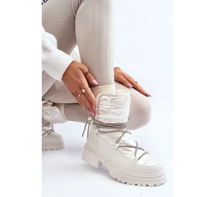 Dámské bílé zimní boty s ozdobným šněrováním model 21645231 - Boto