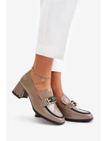 Lakierowane Półbuty Damskie Na Obcasie Z Ozdobą Artiker 55C1054 Beżowe