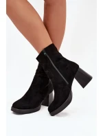 Dámské Botky Na Podpatku Z Eko Semiše Se Zipem Černé model 21705632 - Boto Dámské Botky Na Podpatku Z Eko Semiše Se Zipem Černé model 21705632 - Boto