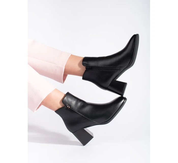 Exkluzívne dámske čierne členkové topánky so širokým podpätkom