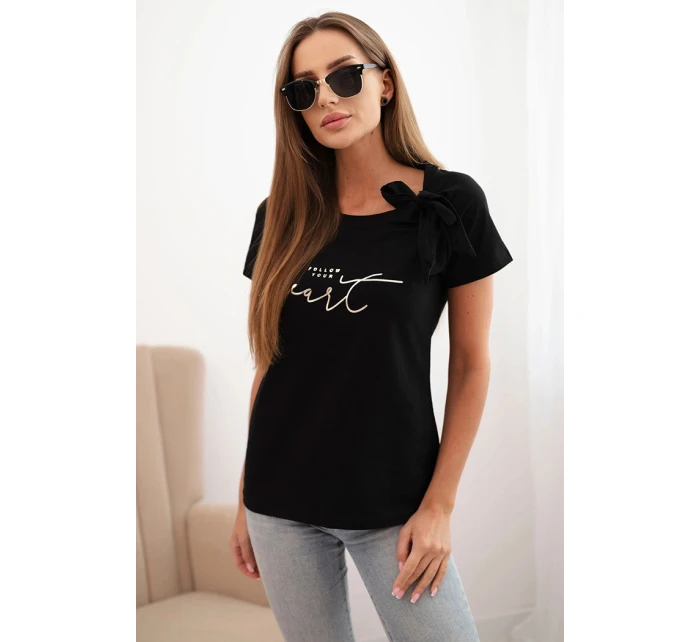 Dámská bavlněná halenka s mašlí na model 22014303 a s potiskem černá - K-Fashion