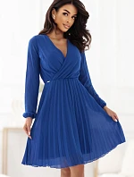 313-18 ISABELLE Elegantné plisované šaty s výstrihom a dlhými rukávmi - chrpová modrá