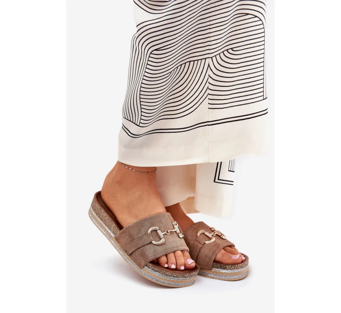 Dámské Sandály Na Platformě Se Zlatou Dekorací A Khaki model 21689908 - Boto Dámské Sandály Na Platformě Se Zlatou Dekorací A Khaki model 21689908 - Boto