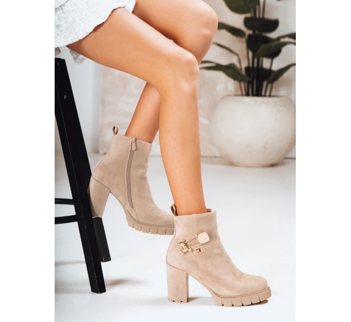 Dámské semišové kozačky na podpatku béžové Dstreet model 21994356 - FashionStreet
