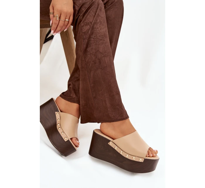 Dámské nazouváky na platformě s béžové model 21918817 - Boto