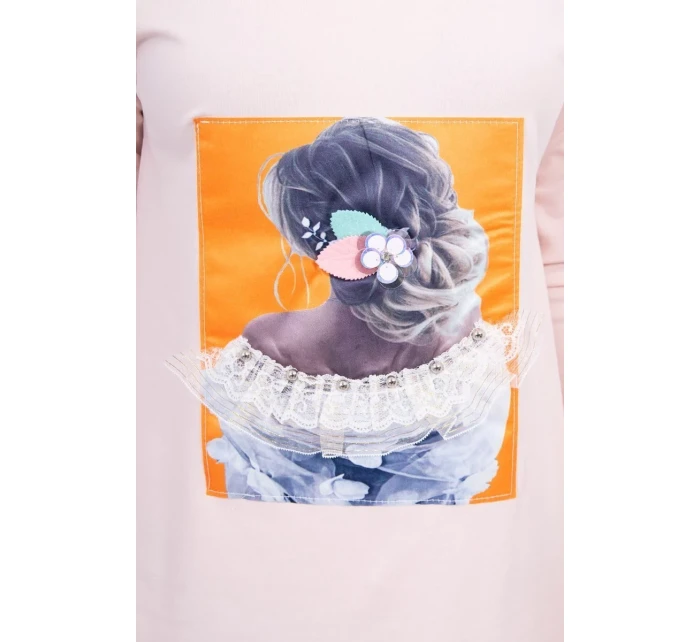 Šaty s 3D model 18744122 krajková pudrově růžová - K-Fashion