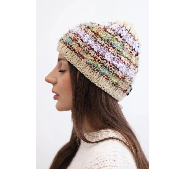 Dámska zimná čiapka s farebným vláknom a elastickou šnúrkou K352 beige