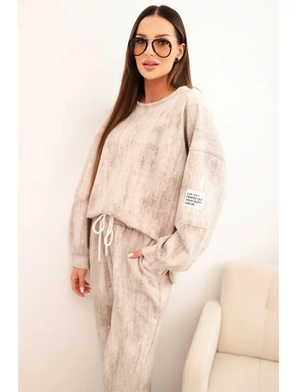Dámská oversize souprava z viskózy s efektem model 21421726 tmavě béžová - K-Fashion Dámská oversize souprava z viskózy s efektem model 21421726 tmavě béžová - K-Fashion