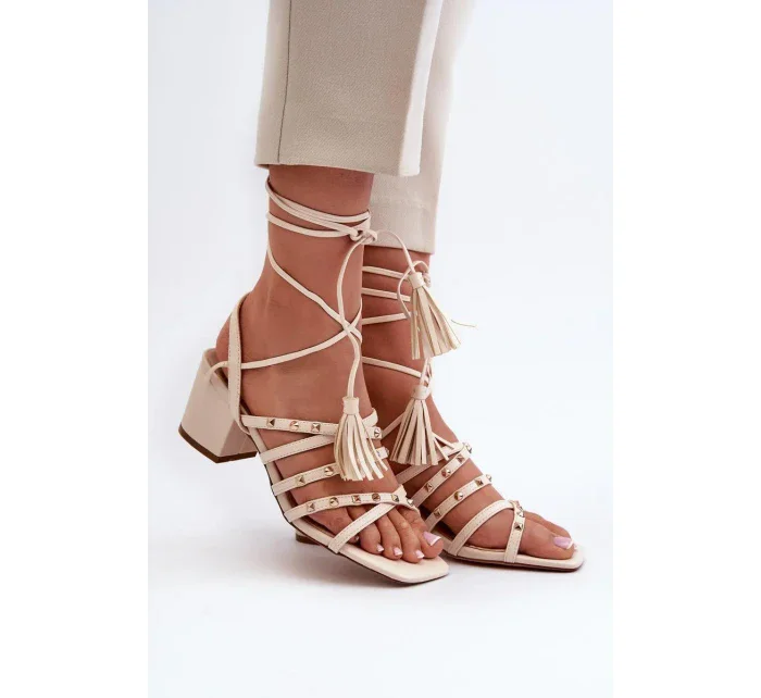 Sandále na podpätku model 197583 Vykročte štýlovo