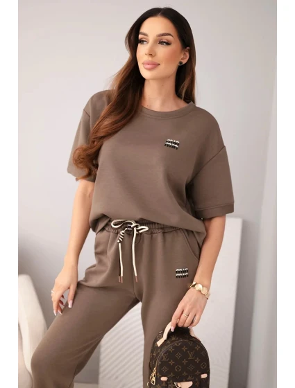 Dámske krémové tričko s krátkym rukávom z viskózy a nohavicami s volánovým lemom mocca