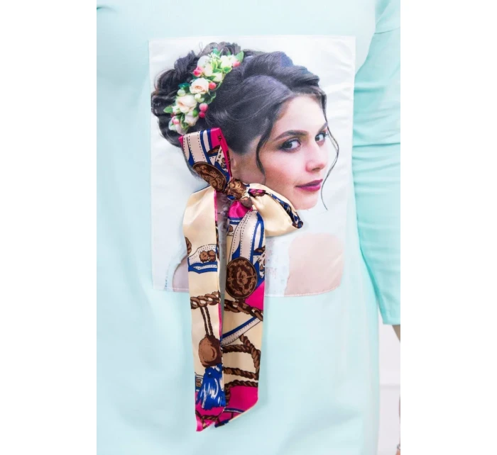 Šaty s grafikou a farebnou 3D mašľou mincovníka