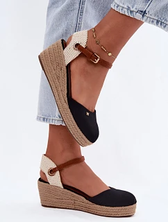 Topánky na klinových podpätkoch, model 229271 Step in style