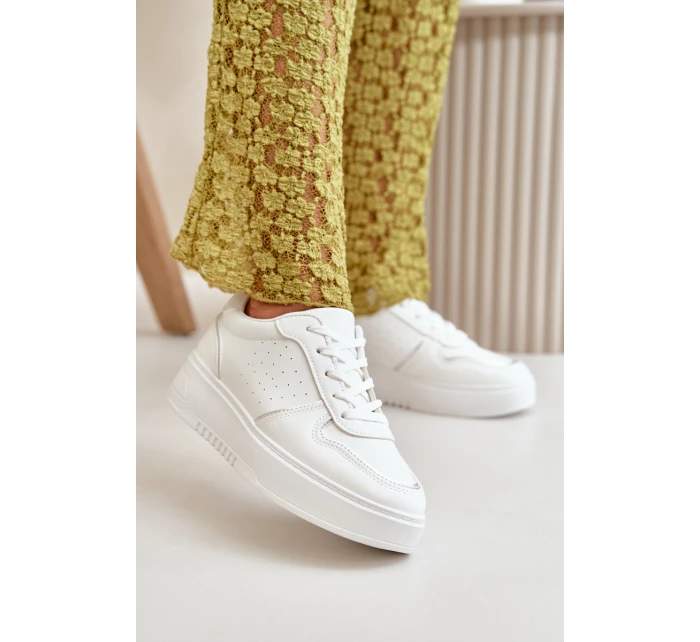 Dámské Tenisky Na Platformě S Dekorativním Šněrováním Bílé model 21667752 - Boto