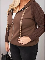 Dámská bavlněná mikina Plus Size s pletenými rukávy a kapucí hnědá Dámská bavlněná mikina Plus Size s pletenými rukávy a kapucí hnědá