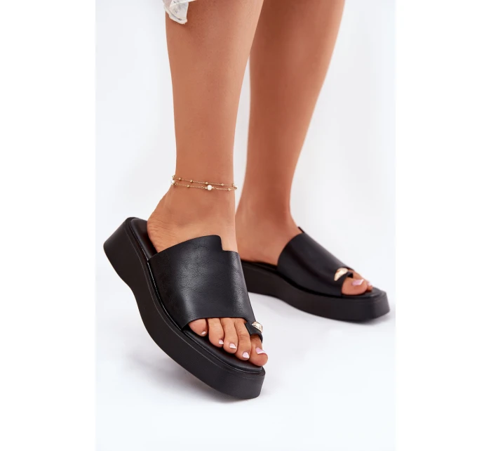 Klapki Damskie Na Platformie Z Ozdobnym Detalem Czarne Linosea