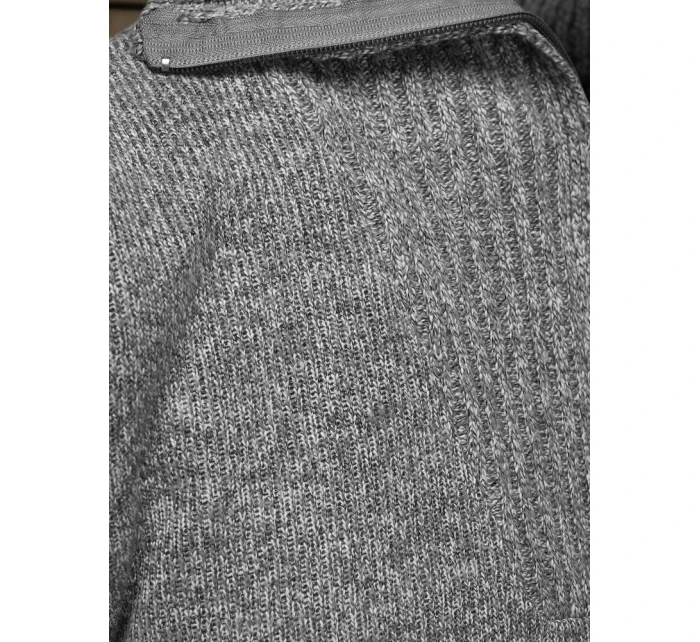 Pánsky zateplený sveter so stojacím golierom svetlo sivý FashionStreet WX2353 Pánsky zateplený sveter so stojacím golierom svetlo sivý FashionStreet WX2353