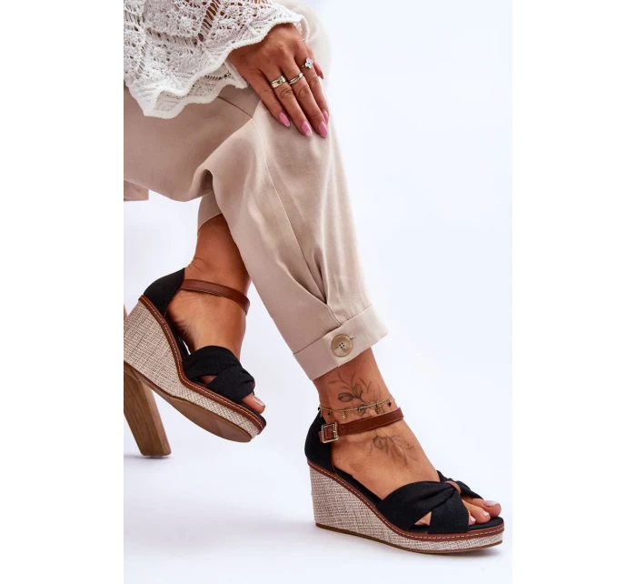 Dámské sandály na klínu Černá Daphne Dámské sandály na klínu Černá Daphne