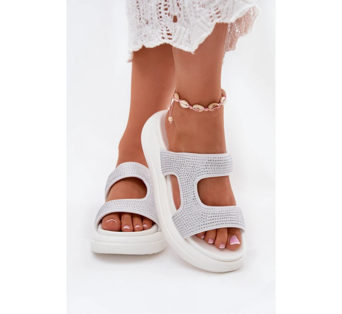 Zdobené Dámské Pantofle Na Platformě Bílé model 21699284 - Boto Zdobené Dámské Pantofle Na Platformě Bílé model 21699284 - Boto