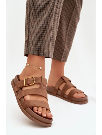 Dámské pantofle s pásky a zlatým hnědé model 21919139 - Boto