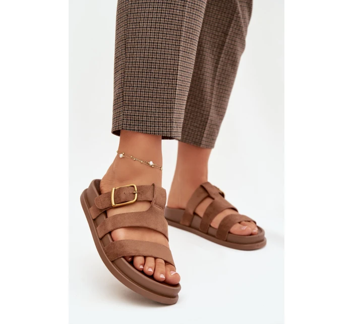 Dámské pantofle s pásky a zlatým hnědé model 21919139 - Boto