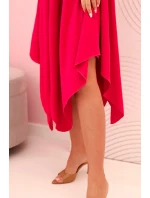 Dámske šaty bez ramienok s asymetrickým lemom fuchsiová