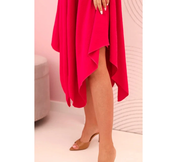 Dámske šaty bez ramienok s asymetrickým lemom fuchsiová