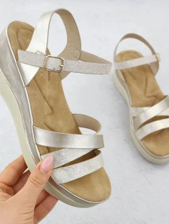 Dámske zlaté sandále na podpätku Vinceza 15358