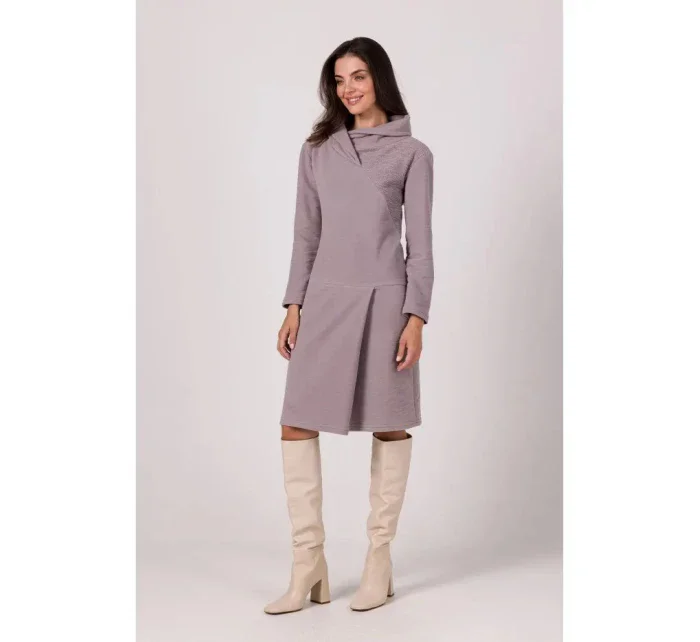 Midi šaty s vysokým límcem model 20990260 šedé - BeWear Midi šaty s vysokým límcem model 20990260 šedé - BeWear