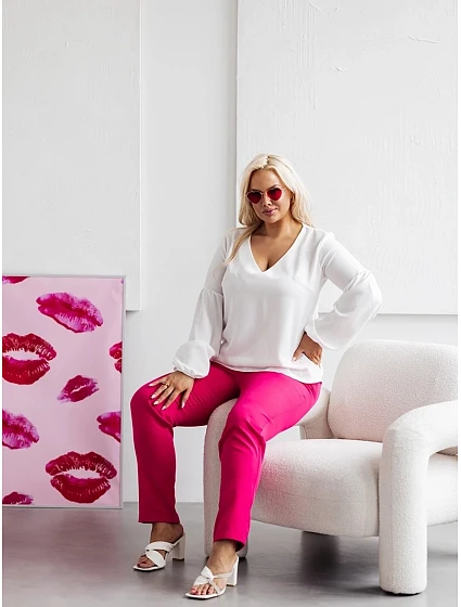 Elegantní dámské kalhoty plus size v malinové barvě model 19761513 - Moon