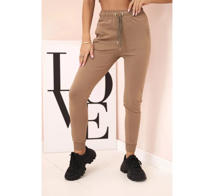 Dámské bavlněné cargo kalhoty s kapsami a řetízkem béžové