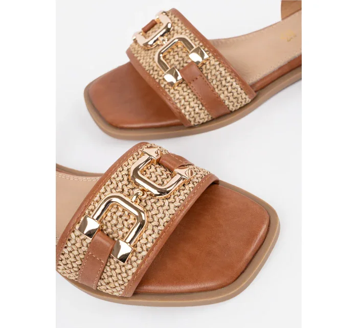 Zaujímavé hnedé sandále na podpätku pre ženy Zaujímavé hnedé sandále na podpätku pre ženy