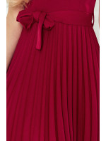 LILA - Dámske plisované šaty v bordovej farbe s krátkymi rukávmi 311-11