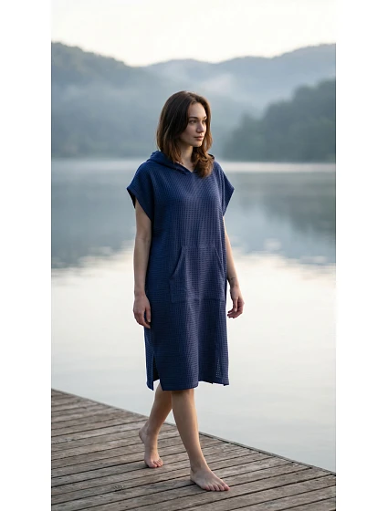 dámské vaflové pončo Saimaa s kapucí Midnight Sapphire