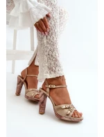 Dámské kožené sandály na podpatku model 21665619 - Maciejka