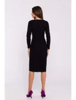 model 20503092 Tužkové šaty s asymetrickým výstřihem černé - STYLOVE