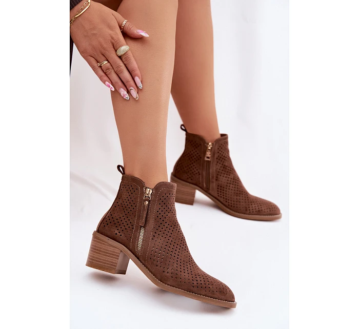 Dámské perforované kotníkové boty model 22100109 Hnědé - VINCEZA