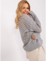 Sivý voľný sveter s ažurovým vzorom