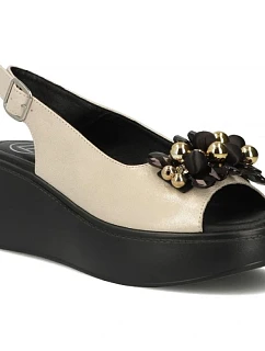 Dámske kožené sandále na zlatej platforme Filippo DS7577