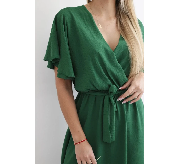 Šaty s vrstveným výstrihom zelené