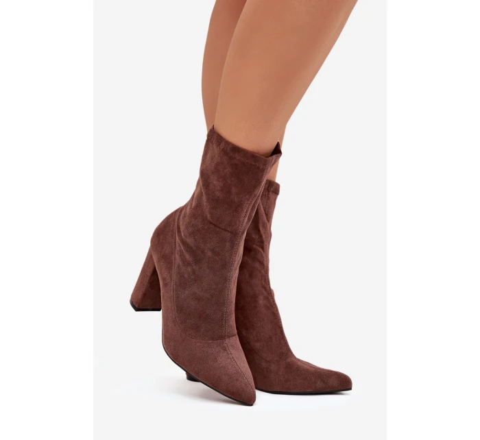 Dámské kozačky na podpatku s prošíváním hnědé model 21709481 - Boto