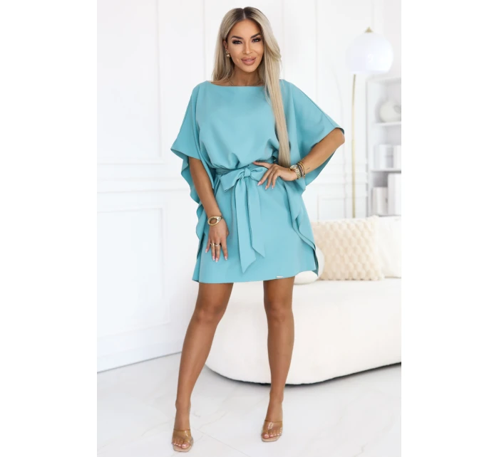 model 22015591 SOFIA Motýlí šaty se zavazováním v pase pastelově tyrkysové - numoco