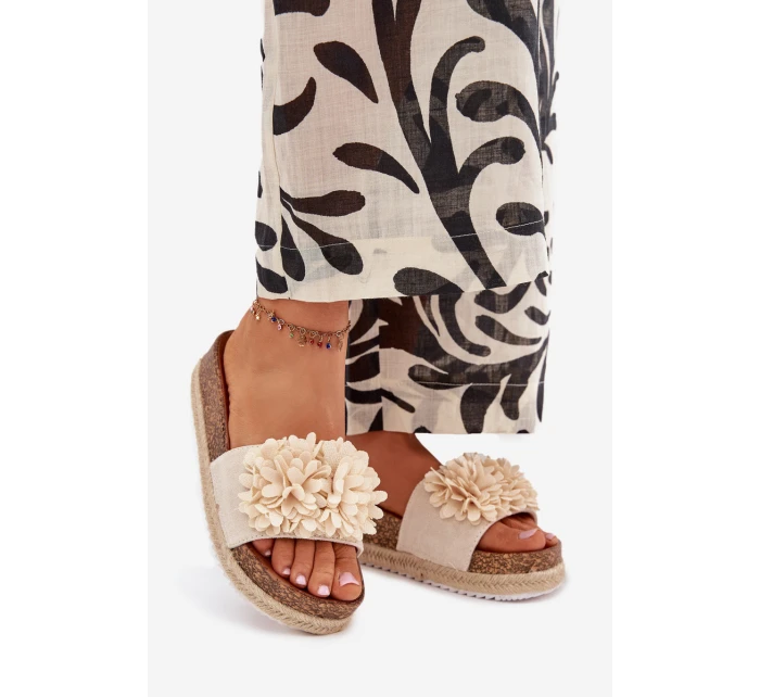 Klapki Damskie Na Platformie Z Ozdobnymi Kwiatkami Beżowe Tessara Klapki Damskie Na Platformie Z Ozdobnymi Kwiatkami Beżowe Tessara