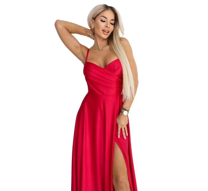 model 22015478 Dlouhé společenské šaty bez ramínek s rozparkem na nohou červené - numoco basic