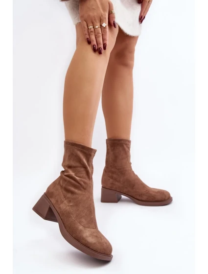 Topánky na podpätku model 189841 Krok vo veľkom štýle Topánky na podpätku model 189841 Krok vo veľkom štýle