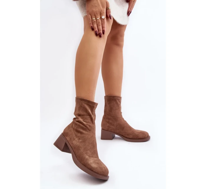 Topánky na podpätku model 189841 Krok vo veľkom štýle Topánky na podpätku model 189841 Krok vo veľkom štýle