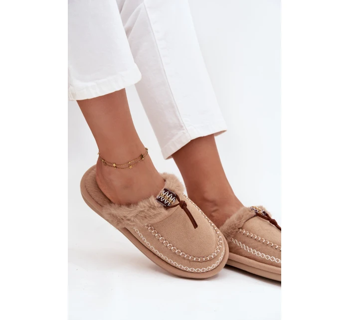 Dámske kožušinové papuče s kožušinou a výšivkou - béžové Perivelle Dámske kožušinové papuče s kožušinou a výšivkou - béžové Perivelle