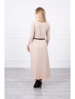 Šaty s ozdobným páskem a nápisem beige Šaty s ozdobným páskem a nápisem beige